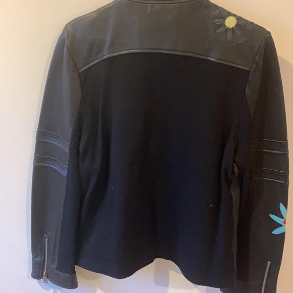 Leather Jacket /Sweater  unique vintage black with flower  appliqués  size Xl - Picture 5 of 5